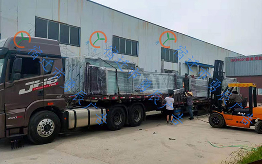 山東不銹鋼候車(chē)亭發(fā)貨